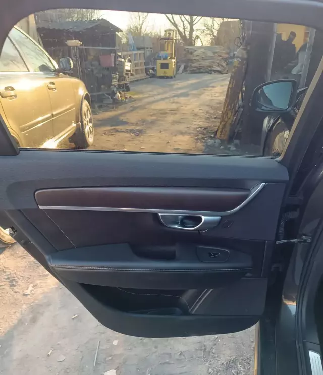 VOLVO V90 Cross Country 