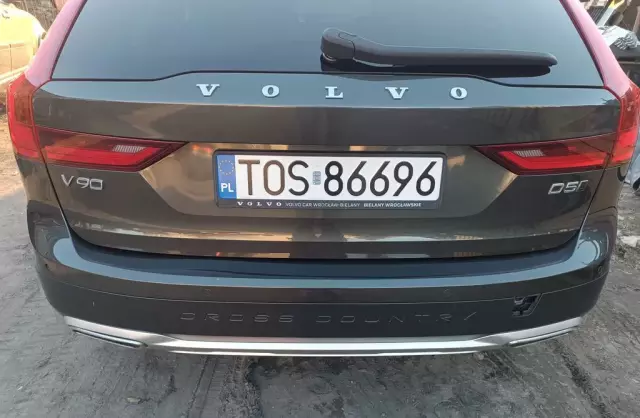 VOLVO V90 Cross Country 