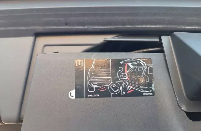 VOLVO V90 Cross Country 