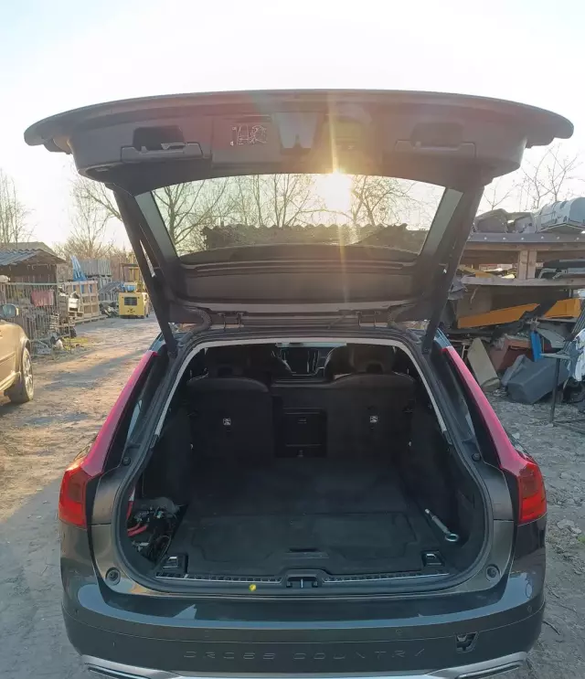 VOLVO V90 Cross Country 