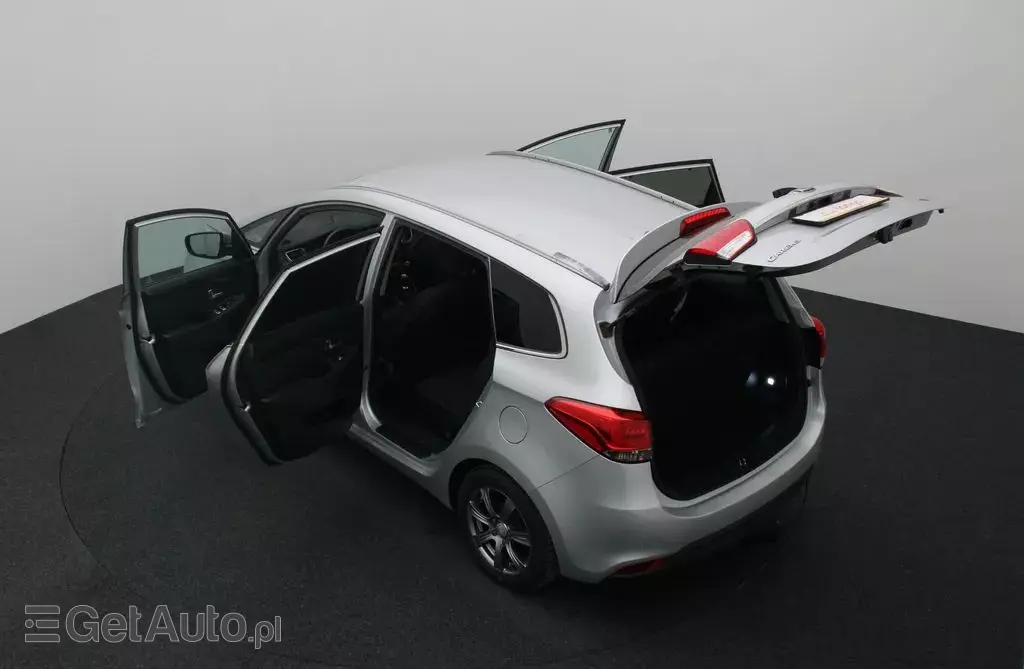 KIA Carens 