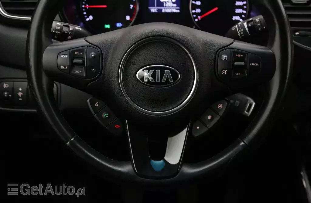 KIA Carens 