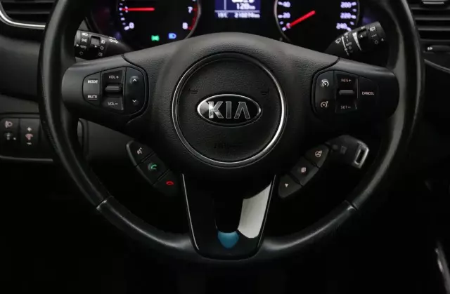 KIA Carens 
