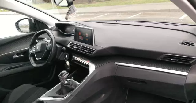 PEUGEOT 3008 1.6 BlueHDi Style S&S