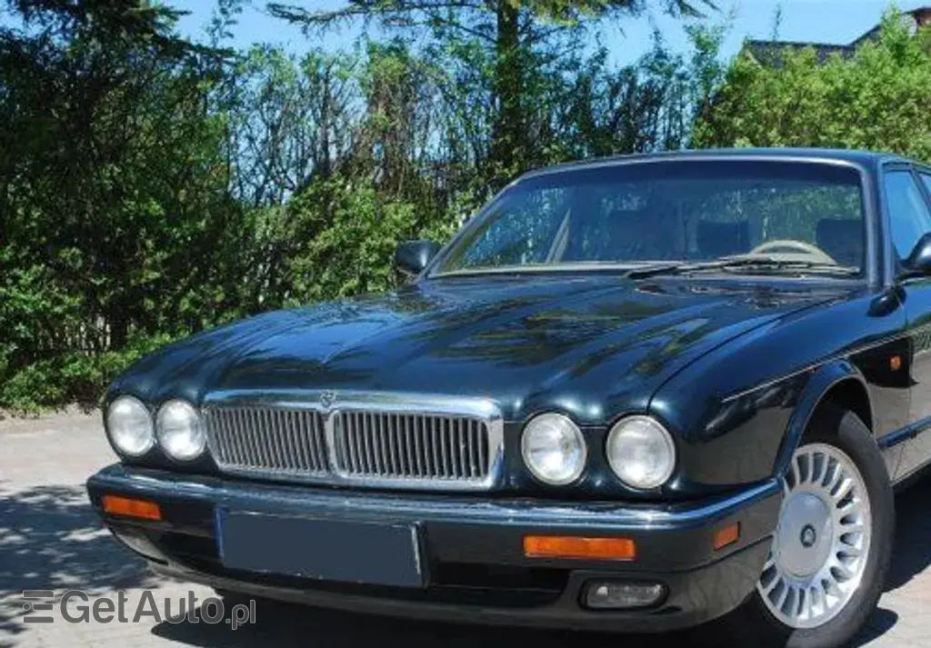 JAGUAR XJ 