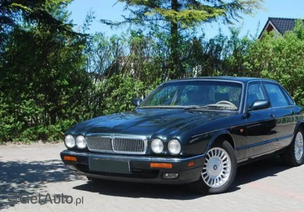 JAGUAR XJ 