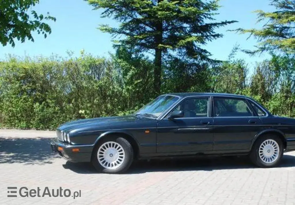 JAGUAR XJ 