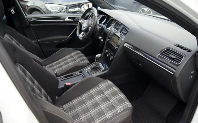 VOLKSWAGEN Golf Variant GTD (BlueMotion Technology) DSG