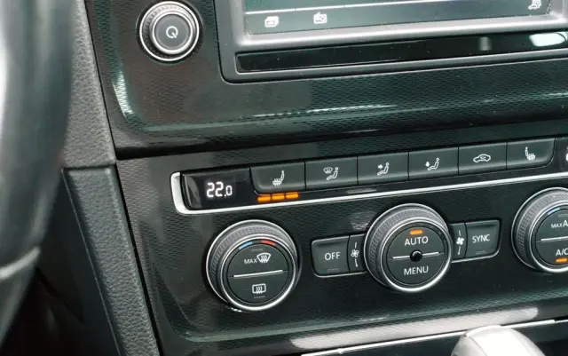 VOLKSWAGEN Golf Variant GTD (BlueMotion Technology) DSG