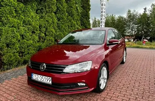 VOLKSWAGEN Jetta 