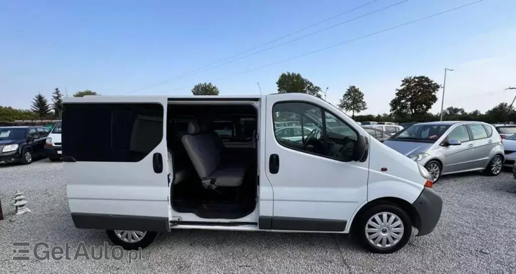 RENAULT Trafic 