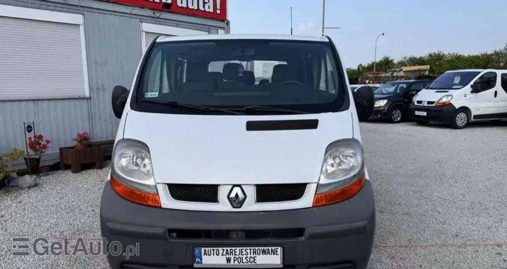 RENAULT Trafic 