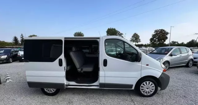 RENAULT Trafic 