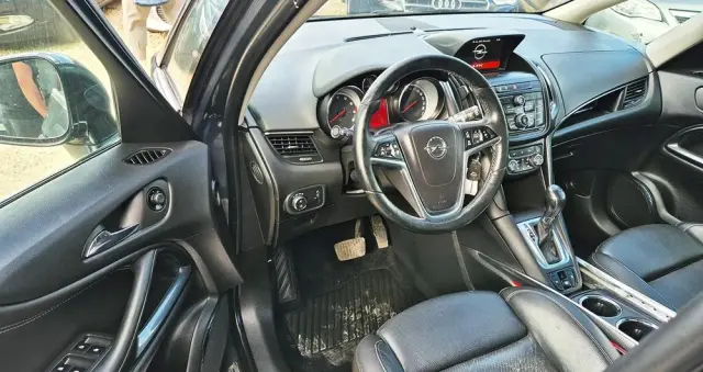 OPEL Zafira 1.4 T Cosmo EU6