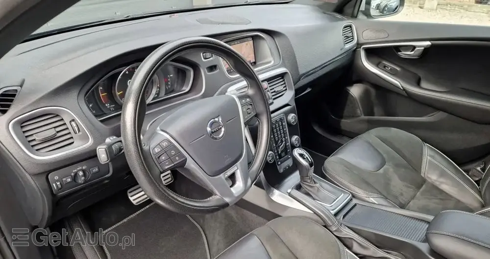 VOLVO V40 T3 Geartronic RDesign