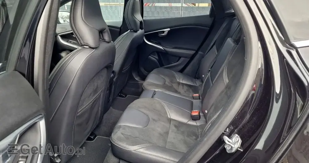 VOLVO V40 T3 Geartronic RDesign