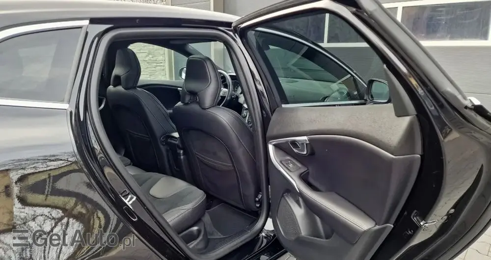 VOLVO V40 T3 Geartronic RDesign