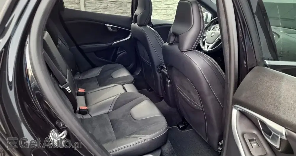 VOLVO V40 T3 Geartronic RDesign