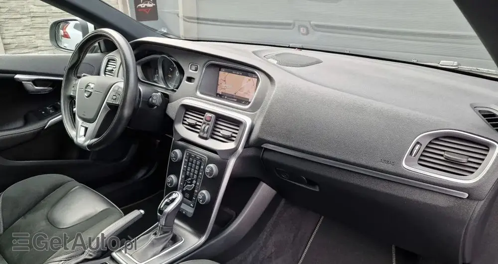 VOLVO V40 T3 Geartronic RDesign