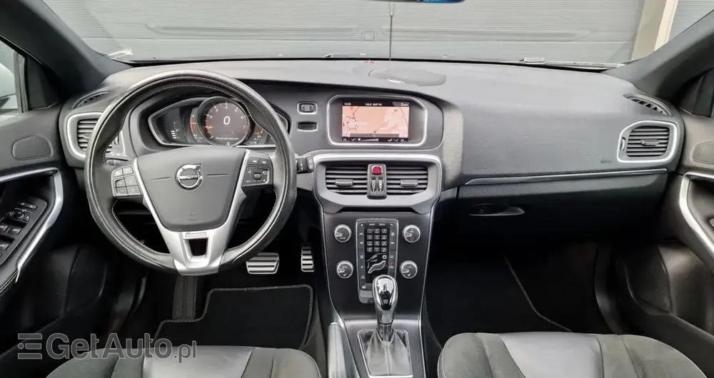 VOLVO V40 T3 Geartronic RDesign