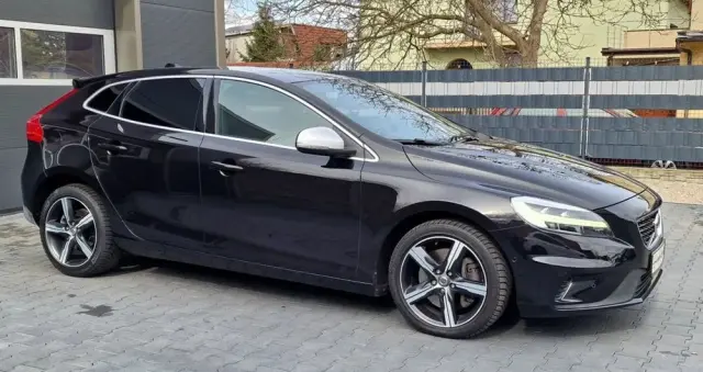 VOLVO V40 T3 Geartronic RDesign