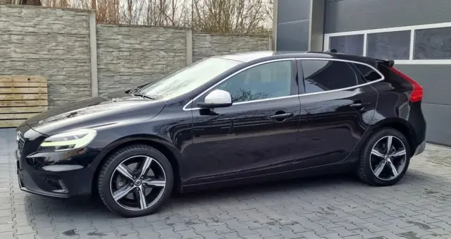 VOLVO V40 T3 Geartronic RDesign