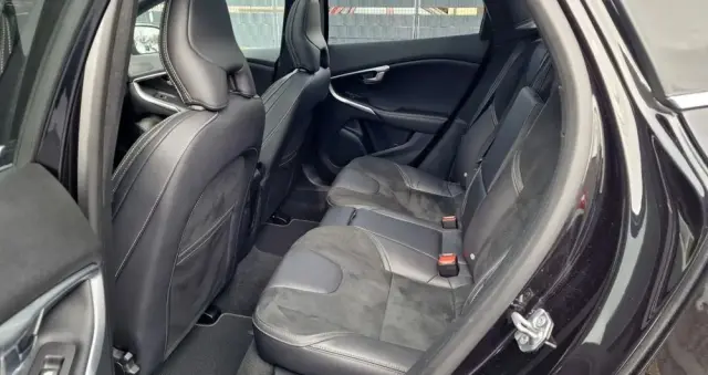 VOLVO V40 T3 Geartronic RDesign