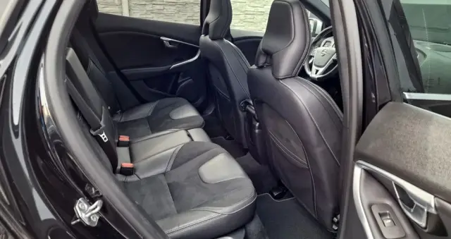 VOLVO V40 T3 Geartronic RDesign