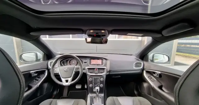 VOLVO V40 T3 Geartronic RDesign