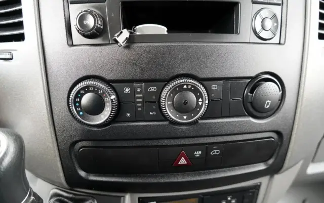 MERCEDES-BENZ SPRINTER / FIRANKA / PLANDEKA / AUTOMAT / 190 KM / SPROWADZONY  - 