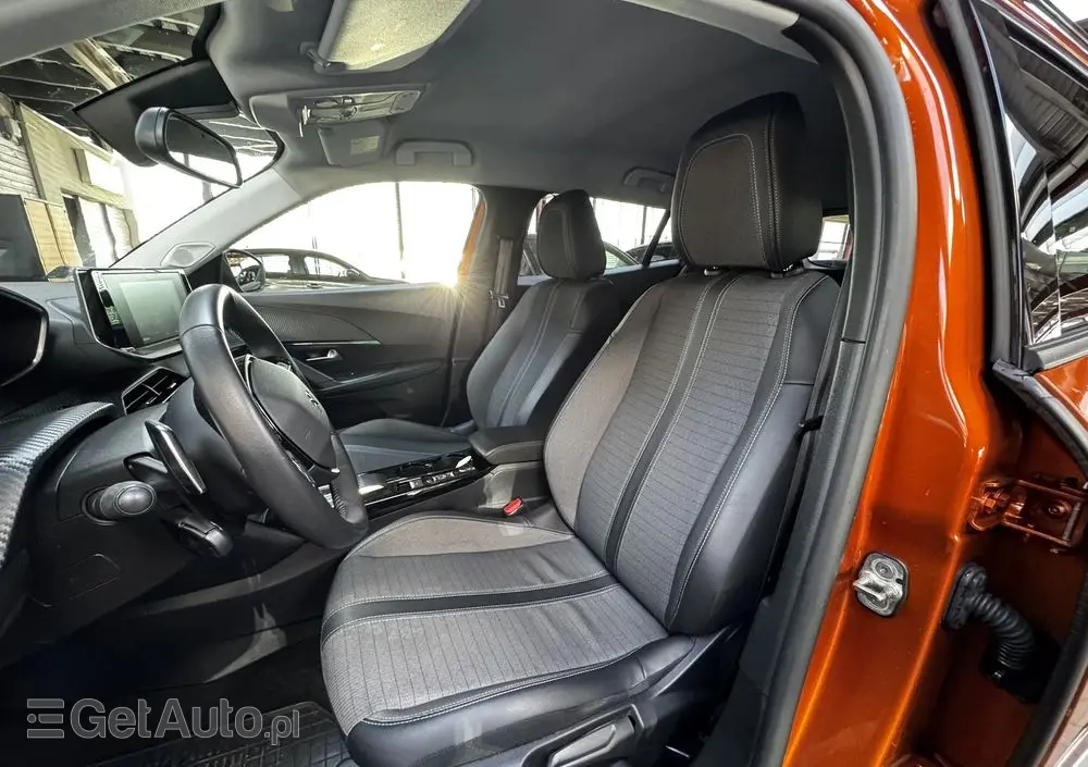 PEUGEOT 2008 PureTech 130 Allure S&S EAT8