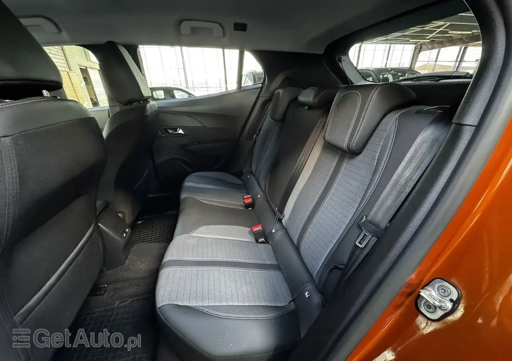 PEUGEOT 2008 PureTech 130 Allure S&S EAT8