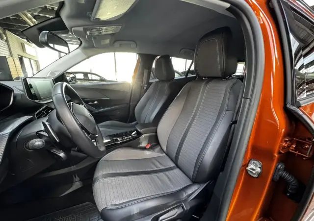 PEUGEOT 2008 PureTech 130 Allure S&S EAT8