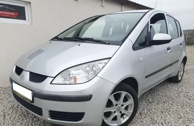 MITSUBISHI Colt 