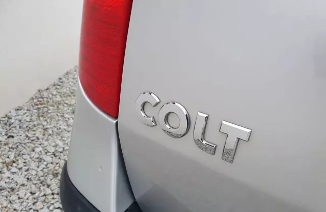 MITSUBISHI Colt 