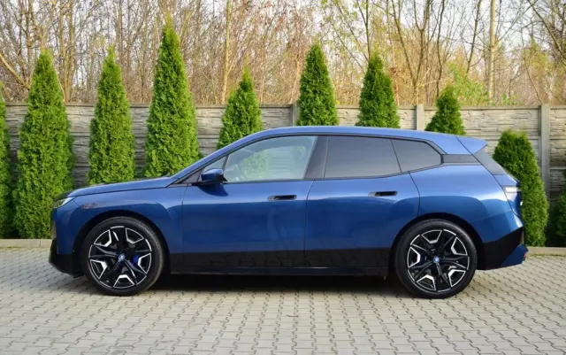 BMW IX XDrive40 76.6kWh Signature