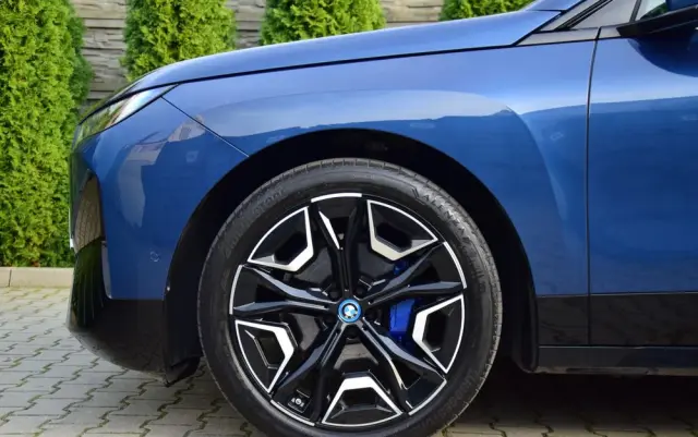 BMW IX XDrive40 76.6kWh Signature