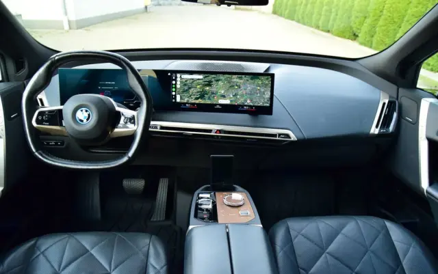 BMW IX XDrive40 76.6kWh Signature