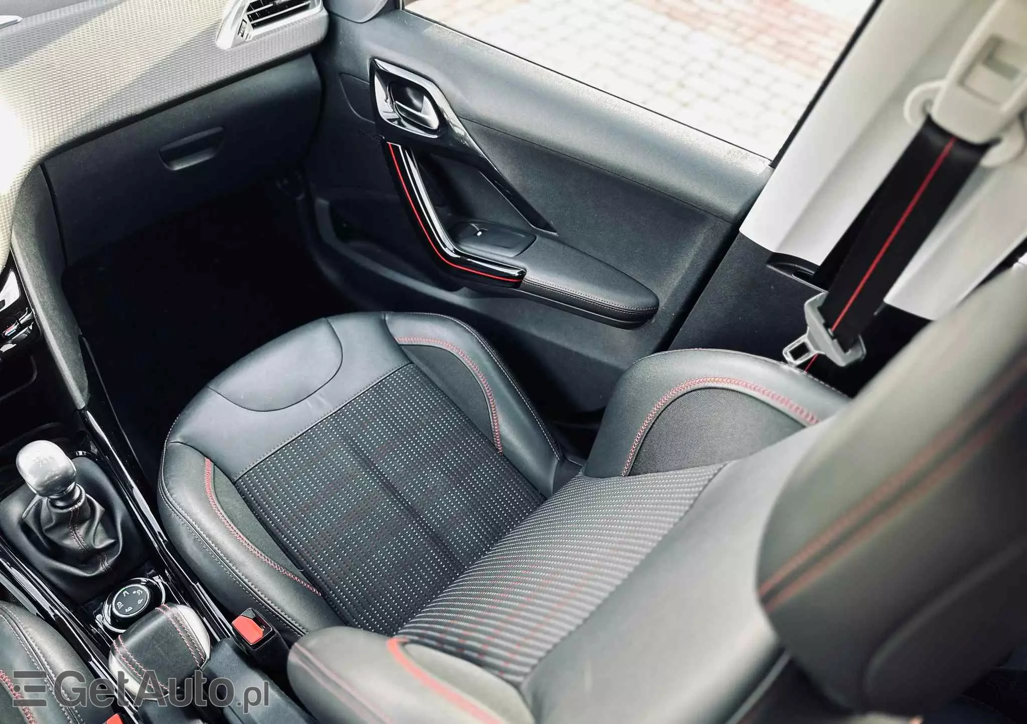 PEUGEOT 2008 BlueHDi FAP 120 STOP & START GT-Line Edition