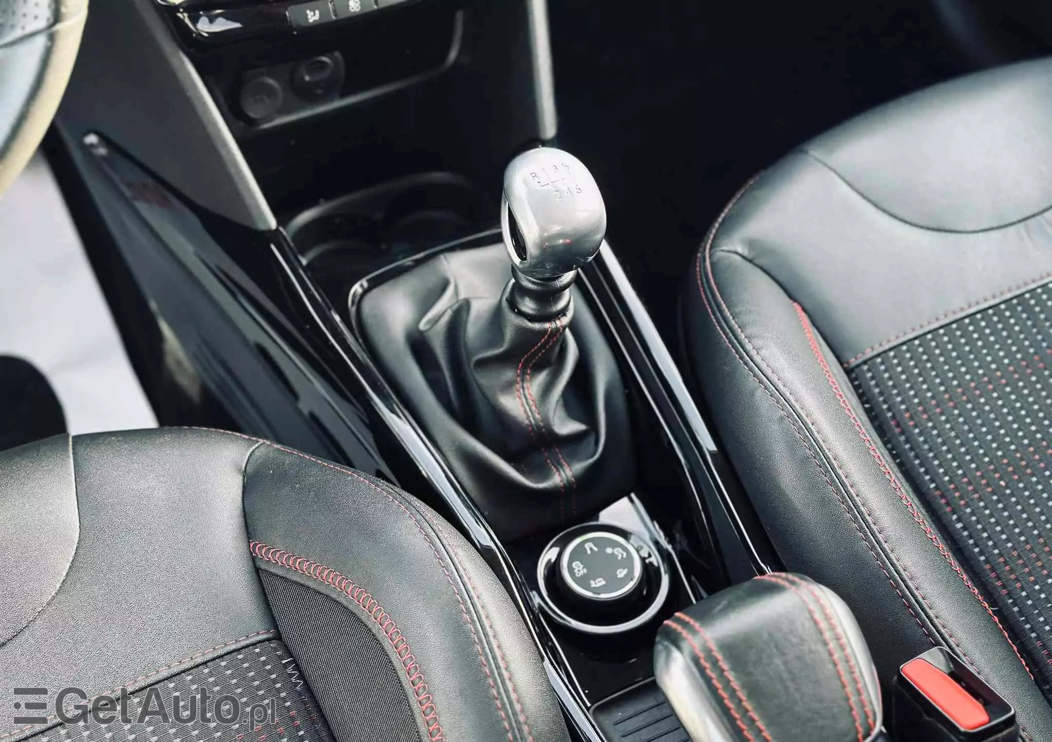 PEUGEOT 2008 BlueHDi FAP 120 STOP & START GT-Line Edition