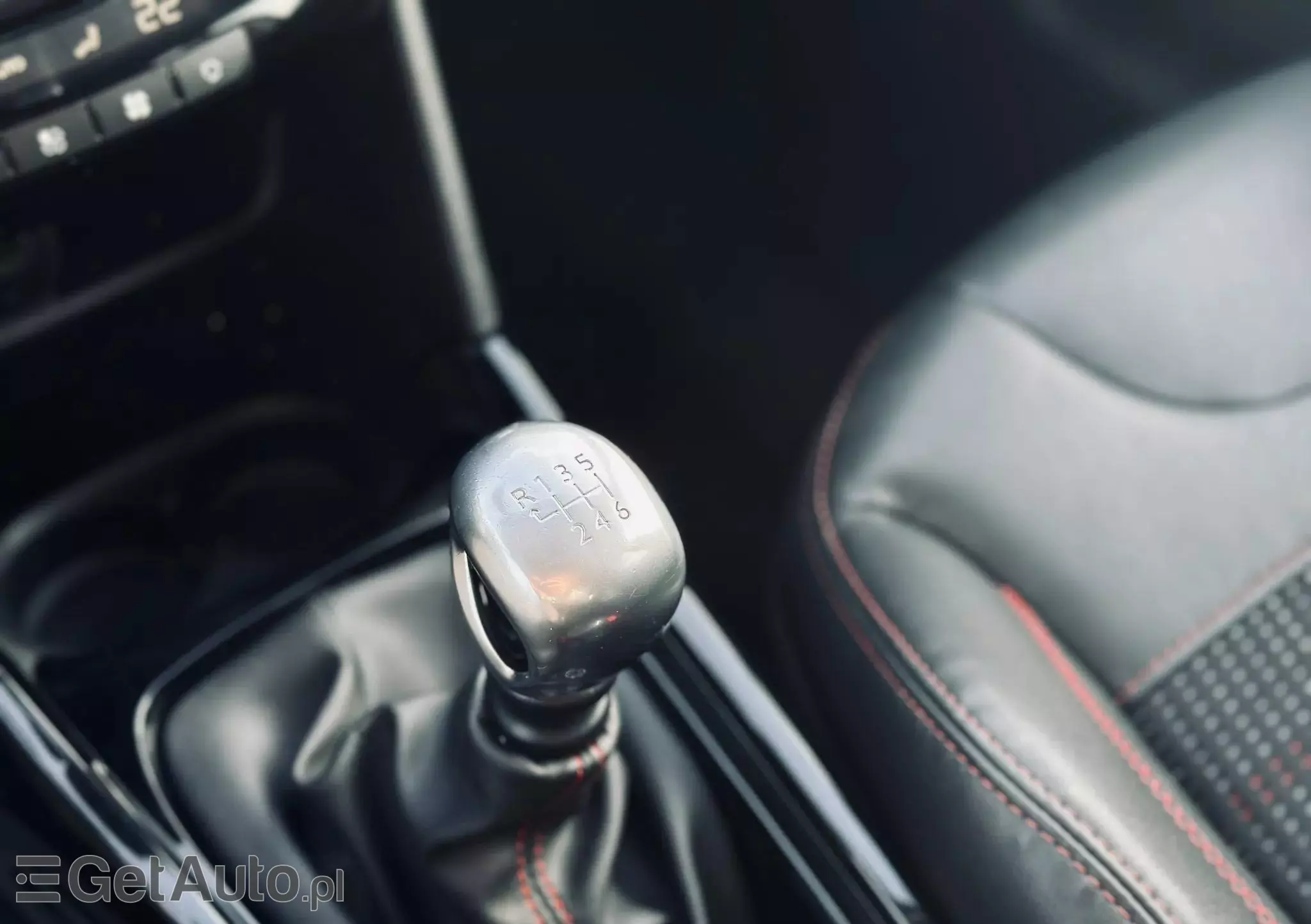 PEUGEOT 2008 BlueHDi FAP 120 STOP & START GT-Line Edition