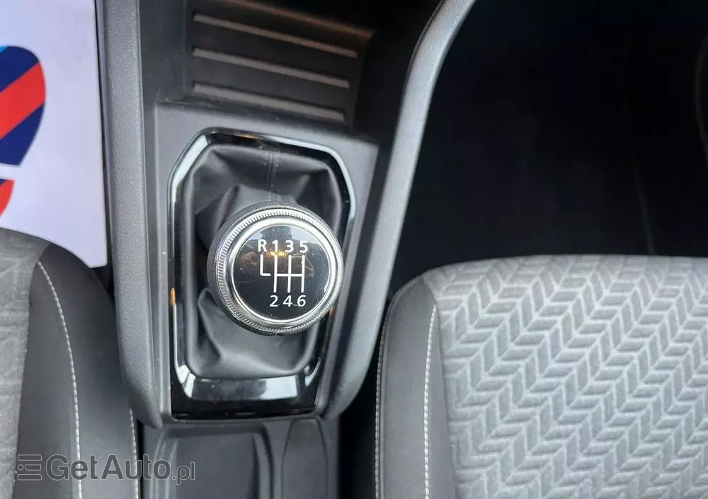 RENAULT Clio TCe 90 EQUILIBRE