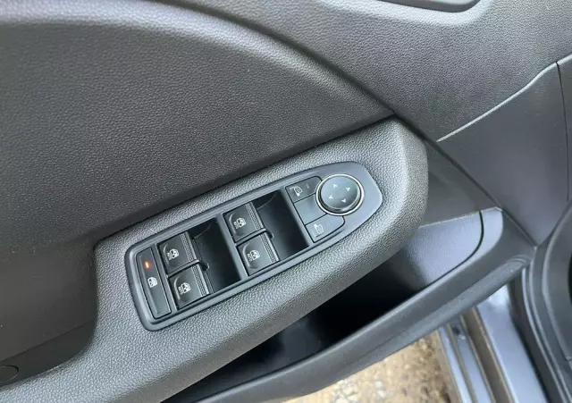 RENAULT Clio TCe 90 EQUILIBRE