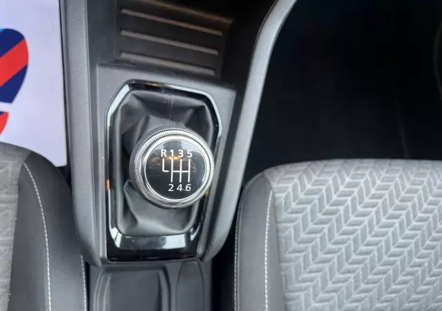 RENAULT Clio TCe 90 EQUILIBRE