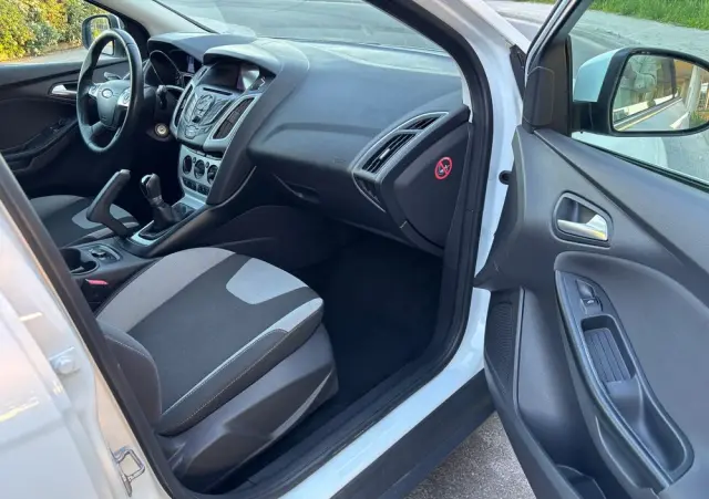 FORD Focus 1.0 EcoBoost Start-Stopp-System Ambiente
