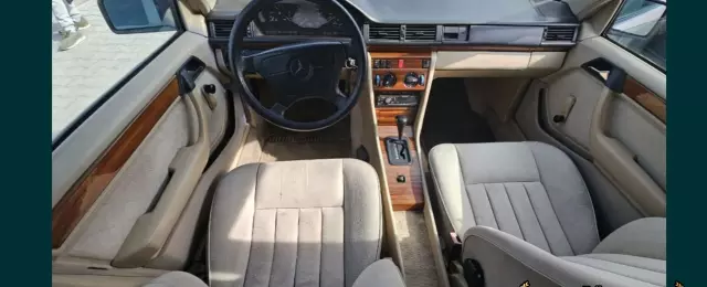 MERCEDES-BENZ W124 