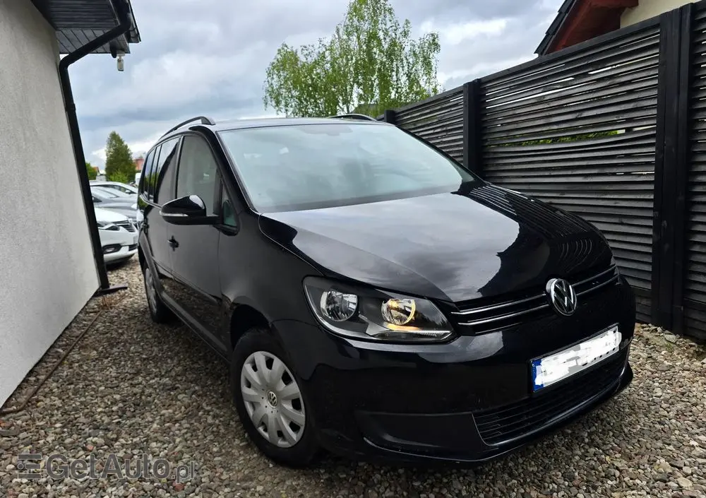 VOLKSWAGEN Touran 