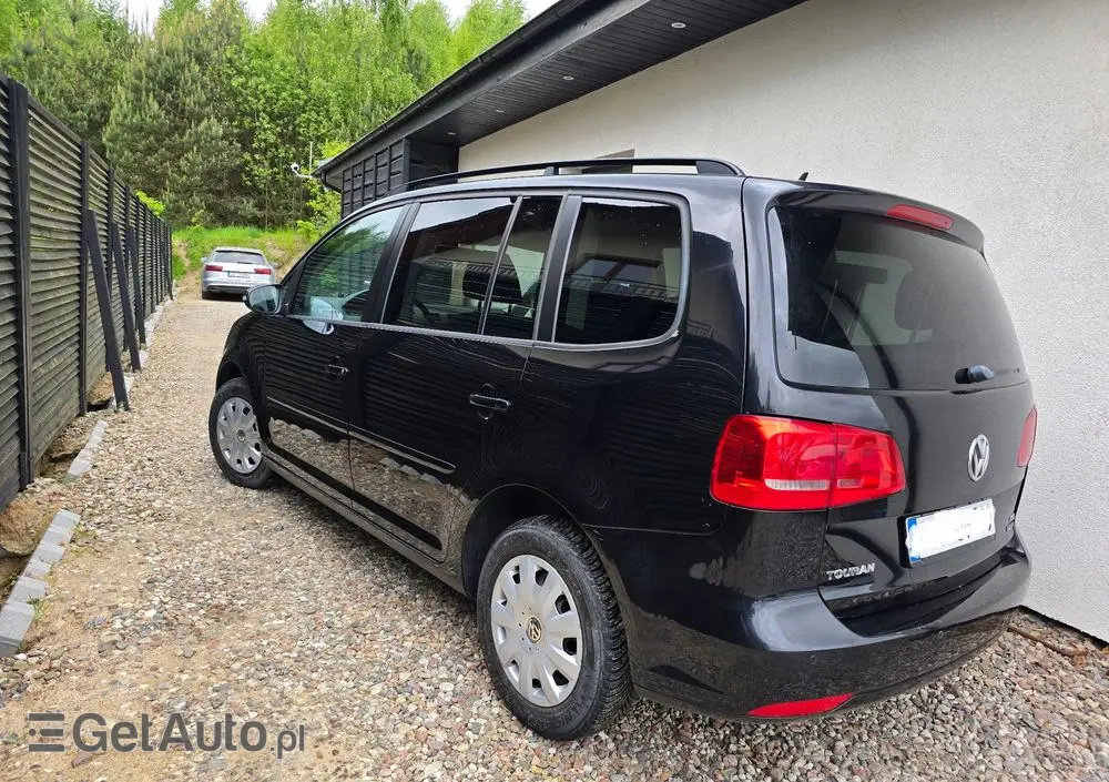 VOLKSWAGEN Touran 
