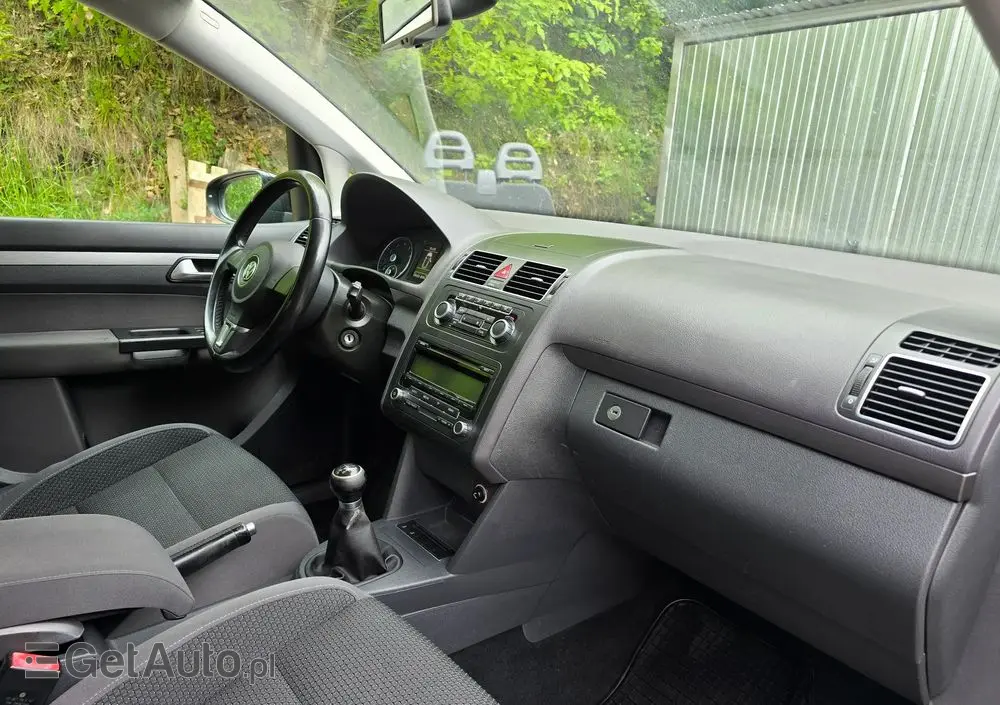 VOLKSWAGEN Touran 