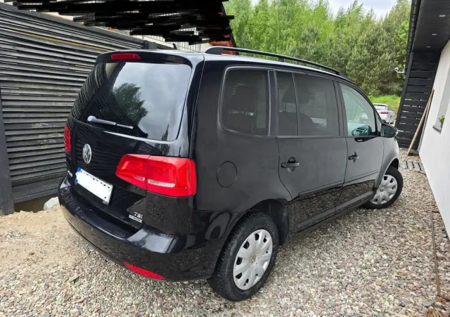 VOLKSWAGEN Touran 